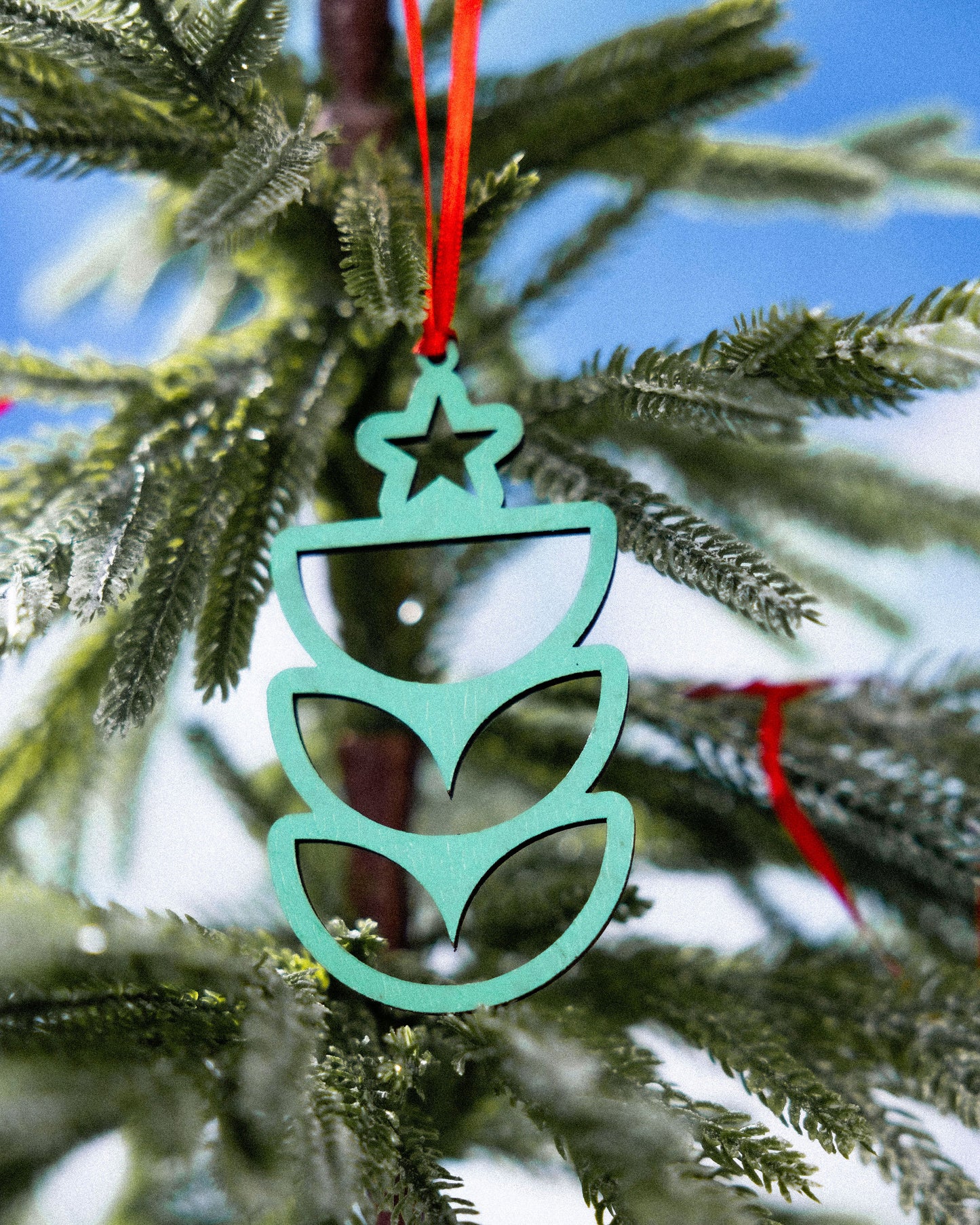green tinker christmas ornament
